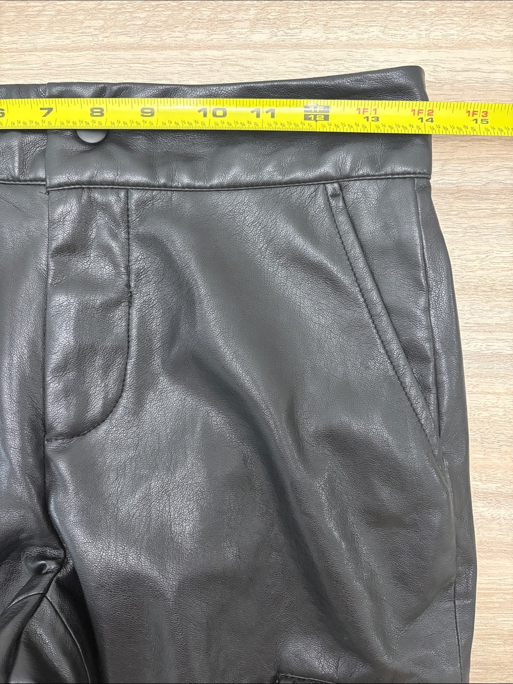 Alice + Olivia Hayes Vegan Faux Leather Cargo Wide Leg Pant Women Size 2 Black - Picture 9 of 11
